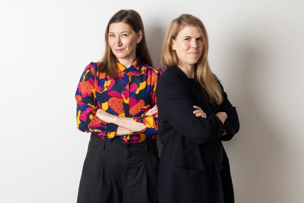 ENNAKKOTIEDOTE: Rahasta puhuminen on parisuhteen hoitamista – Julia Thurénin ja Merja Mähkän Rikas, rakas, köyhä, varas – Rahanjako parisuhteessa ilmestyy 21.5.