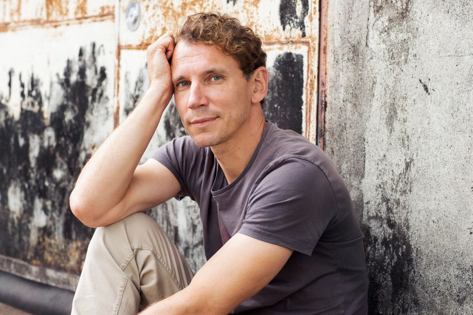 Ennakkotiedote: Juha Itkosen omakohtainen kertomus Teoriani perheestä ilmestyy 1.3.