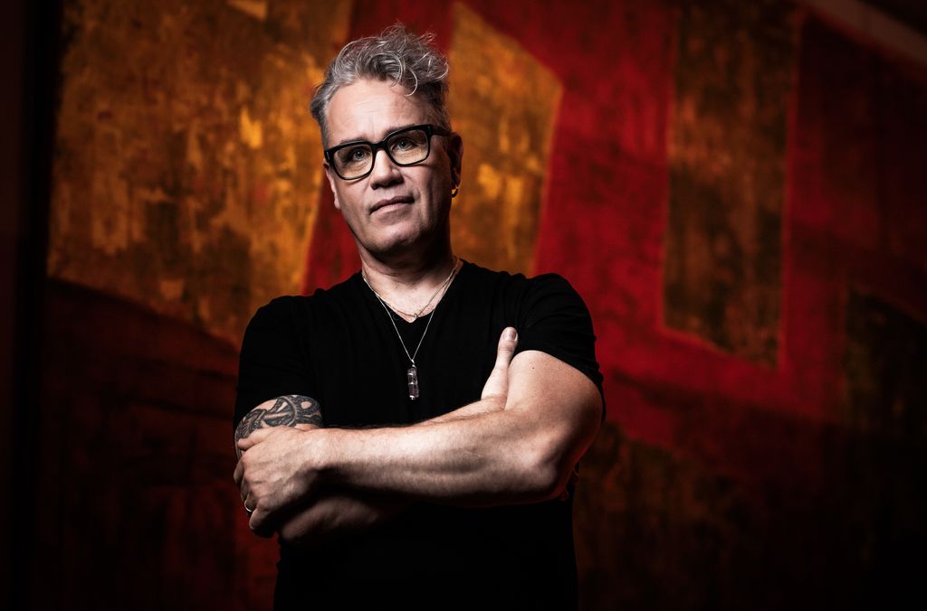 Venäjä, virusteknologia ja terrorismi – kirjailija-muusikko Samuli Laihon pelottavan ajankohtainen toimintatrilleri vie lukijan kansainvälisten uhkien polttopisteeseen