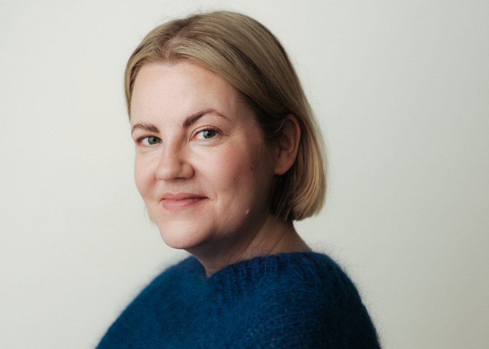 ENNAKKOTIEDOTE: Säyseimmilläänkin suurta draamaa – Laura Frimanin Uusi perhe eli miten päädyin elämäni hulluimpaan sekkailuun (Gummerus) ilmestyy Kansainvälisenä uusperheiden päivänä 16.9.