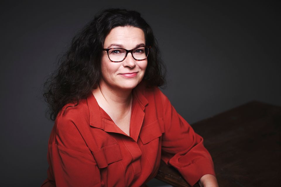 Ann-Christin Antellin Puuvillatehdas-kirjat myyneet jo yli 100 000 kappaletta