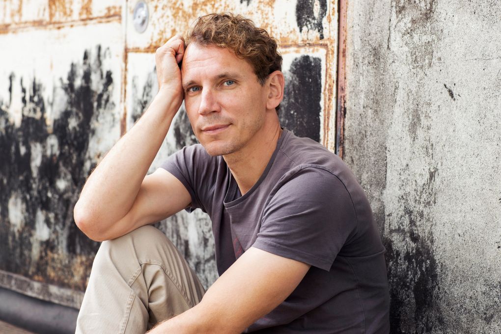 Juha Itkosen Sivuraide kertoo ensirakkauden voimasta – audiodraaman rooleissa kuullaan näyttelijät Eeva Soivio, Jarkko Lahti ja Heidi Herala