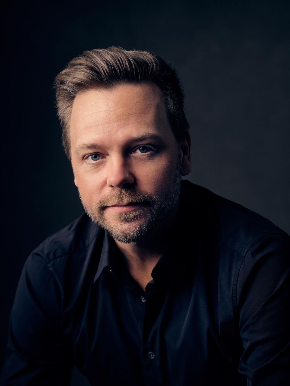 Esikoisteoksellaan Nix maailmanmaineeseen nousseen Nathan Hillin uutuus Wellness on vaikuttava romaani avioliitosta, hyvinvointibisneksestä ja murroksessa olevasta suhteestamme tietoon