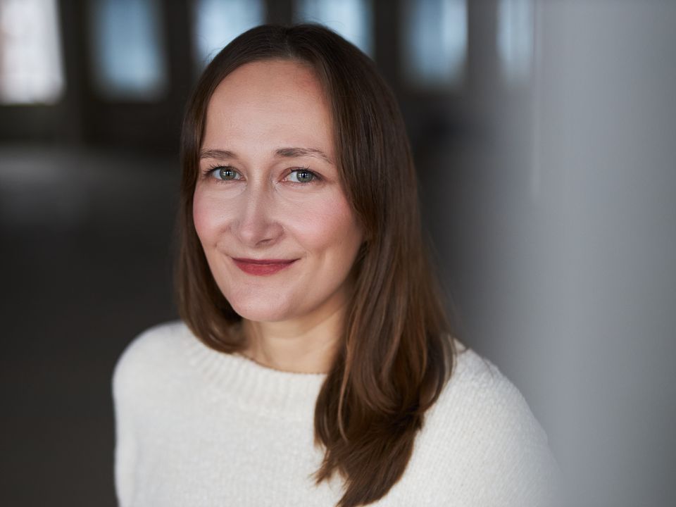 Ennakkotiedote: Aloita uusi vuosi olemalla läsnä ja ymmärtämällä itseäsi – Tarotwisdomii – Itsetutkiskelijan tarot-opas ilmestyy 15.1.