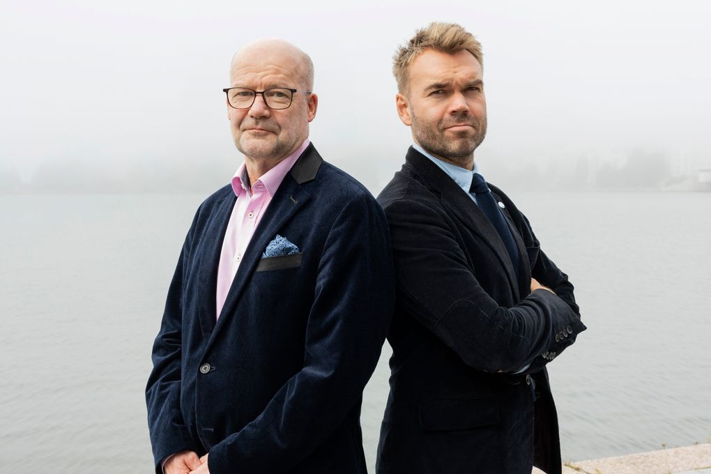 ENNAKKOTIEDOTE: Mitä tehdä, kun kansanvallan perustukset horjahtelevat? Jäähyväiset demokratialle (Gummerus) ilmestyy 4.9.